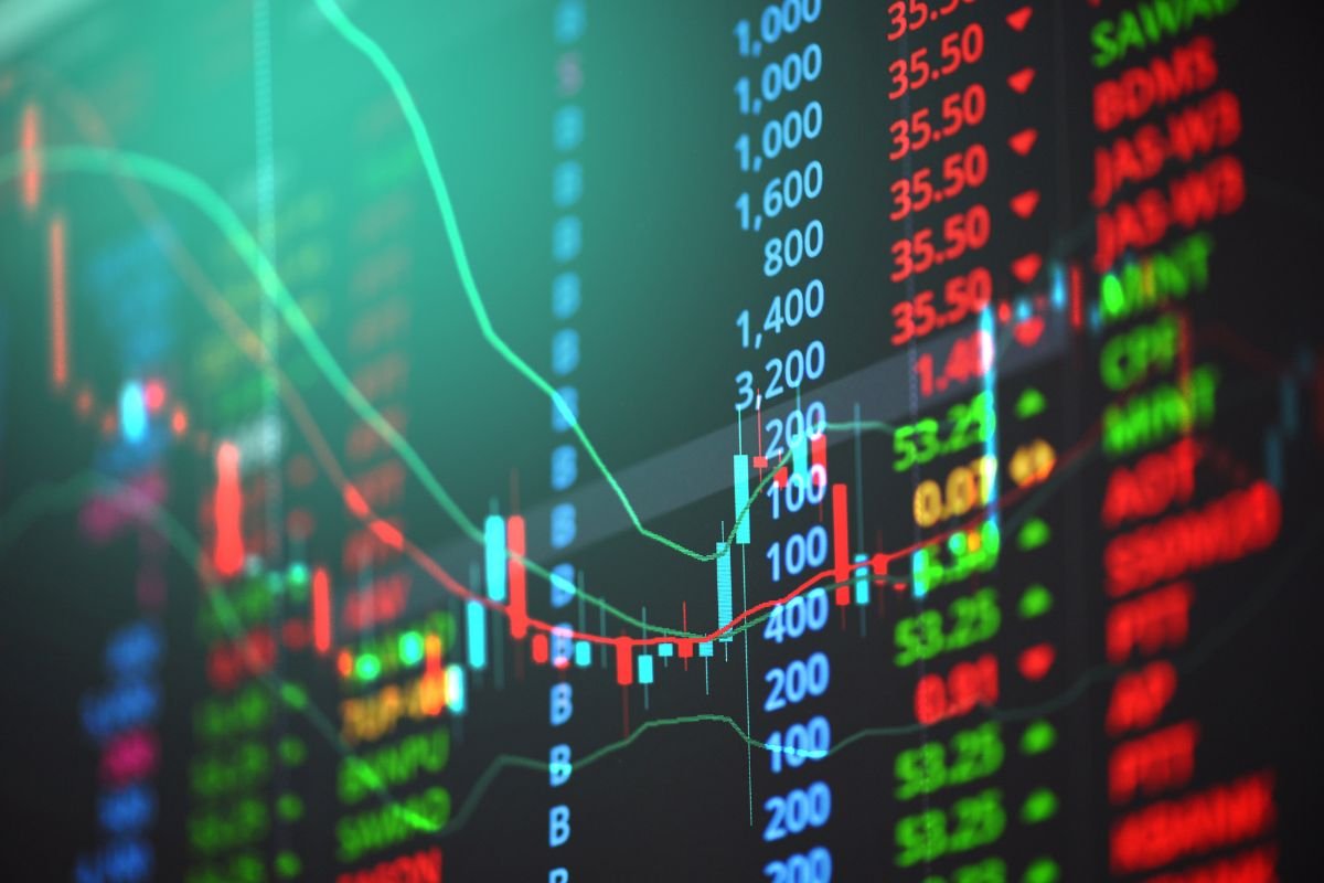 Comparing Traditional Stock Markets to Cryptocurrency Exchanges: Key Differences 